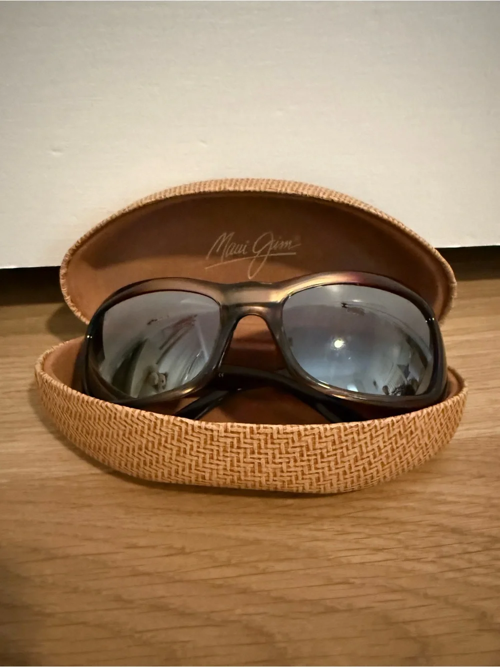 Maui Jim Brown Tortoise Polarized Sunglasses with Blue-Gray Lenses